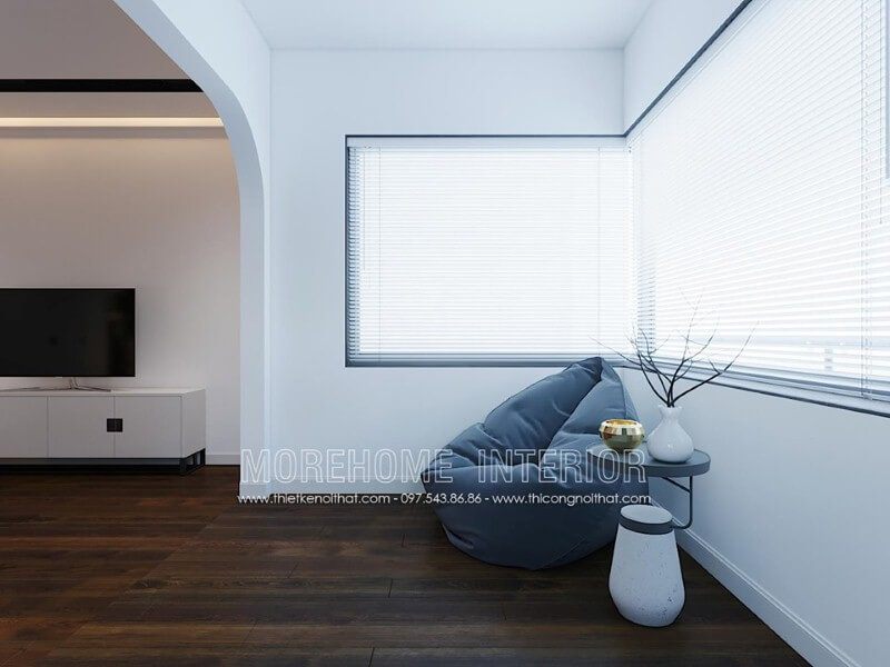 Sàn gỗ óc chó kết hợp cùng tường trắng đơn sắc giúp góc học tập trở nên rộng hơn, thông thoáng hơn.